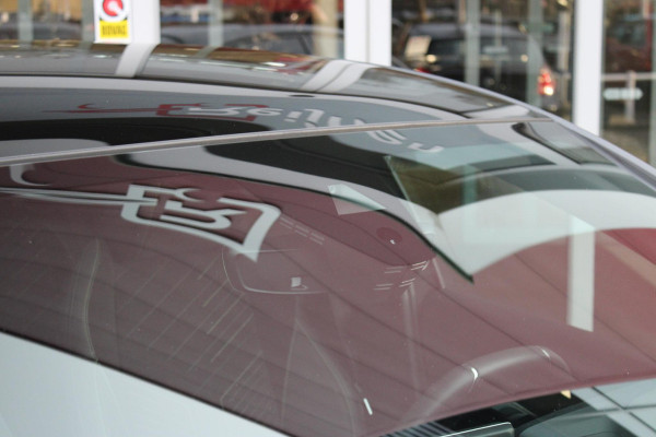 Peugeot 208 Hybrid 145PK e-DCS6 GT PACK | ELEKTRISCH VERSTELBARE BESTUURDERSSTOEL MET MASSAGE FUNCTIE | CAMERA VOOR + ACHTER | ALCANTARA BEKLEDING | DODEHOEK DETECTIE | ADAPTIVE CRUISE CONTROL | NAVIGATIE | DRAADLOZE APPLE CARPLAY/ANDROID AURO | PANORAMA DAK | ZWART DAK | FULL LED KOPLAMPEN | DRAADLOZE TELEFOONLADER | STOEL VERWARMING | LICHTMETALEN VELGEN 17" | GETINTE RUITEN |