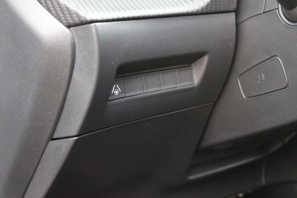 Peugeot 208 Hybrid 145PK e-DCS6 GT PACK | ELEKTRISCH VERSTELBARE BESTUURDERSSTOEL MET MASSAGE FUNCTIE | CAMERA VOOR + ACHTER | ALCANTARA BEKLEDING | DODEHOEK DETECTIE | ADAPTIVE CRUISE CONTROL | NAVIGATIE | DRAADLOZE APPLE CARPLAY/ANDROID AURO | PANORAMA DAK | ZWART DAK | FULL LED KOPLAMPEN | DRAADLOZE TELEFOONLADER | STOEL VERWARMING | LICHTMETALEN VELGEN 17" | GETINTE RUITEN |