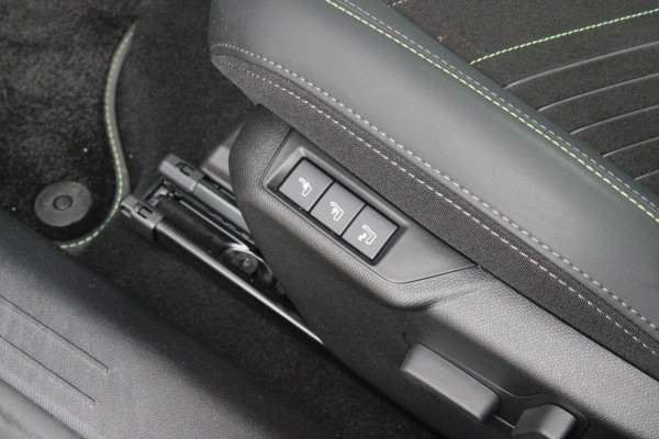 Peugeot 208 Hybrid 145PK e-DCS6 GT PACK | ELEKTRISCH VERSTELBARE BESTUURDERSSTOEL MET MASSAGE FUNCTIE | CAMERA VOOR + ACHTER | ALCANTARA BEKLEDING | DODEHOEK DETECTIE | ADAPTIVE CRUISE CONTROL | NAVIGATIE | DRAADLOZE APPLE CARPLAY/ANDROID AURO | PANORAMA DAK | ZWART DAK | FULL LED KOPLAMPEN | DRAADLOZE TELEFOONLADER | STOEL VERWARMING | LICHTMETALEN VELGEN 17" | GETINTE RUITEN |