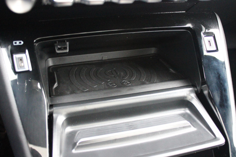 Peugeot 208 Hybrid 145PK e-DCS6 GT PACK | ELEKTRISCH VERSTELBARE BESTUURDERSSTOEL MET MASSAGE FUNCTIE | CAMERA VOOR + ACHTER | ALCANTARA BEKLEDING | DODEHOEK DETECTIE | ADAPTIVE CRUISE CONTROL | NAVIGATIE | DRAADLOZE APPLE CARPLAY/ANDROID AURO | PANORAMA DAK | ZWART DAK | FULL LED KOPLAMPEN | DRAADLOZE TELEFOONLADER | STOEL VERWARMING | LICHTMETALEN VELGEN 17" | GETINTE RUITEN |