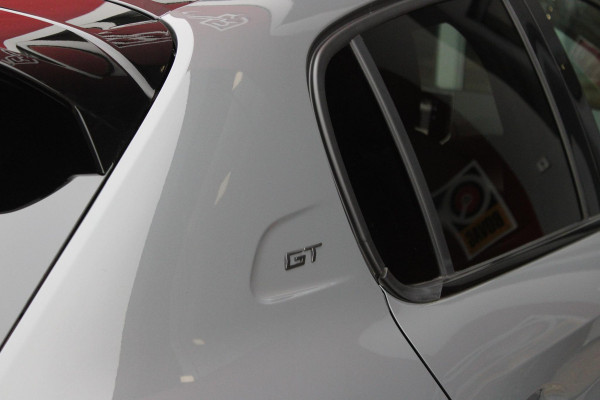 Peugeot 208 Hybrid 145PK e-DCS6 GT PACK | ELEKTRISCH VERSTELBARE BESTUURDERSSTOEL MET MASSAGE FUNCTIE | CAMERA VOOR + ACHTER | ALCANTARA BEKLEDING | DODEHOEK DETECTIE | ADAPTIVE CRUISE CONTROL | NAVIGATIE | DRAADLOZE APPLE CARPLAY/ANDROID AURO | PANORAMA DAK | ZWART DAK | FULL LED KOPLAMPEN | DRAADLOZE TELEFOONLADER | STOEL VERWARMING | LICHTMETALEN VELGEN 17" | GETINTE RUITEN |