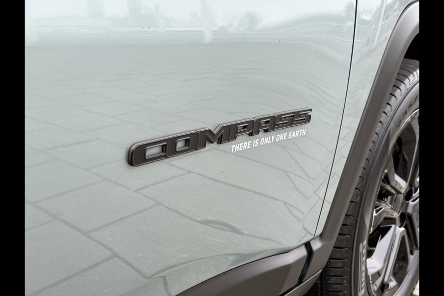 Jeep Compass BWJ 2023 | 4xe 240PK Plug-in Hybrid Electric Upland | LEDER/STOF | CAMERA A | CLIMA | NAVI | PDC |CRUISE | CARPLAY | PRIVACY GLASS |