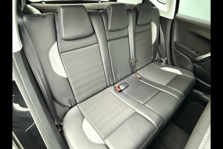 Peugeot 2008 BWJ 2019 | 1.2T 111pk Allure | TREKHAAK | CLIMA | NAVI | PDC | HALF LEER | CARPLAY | CAMERA A |