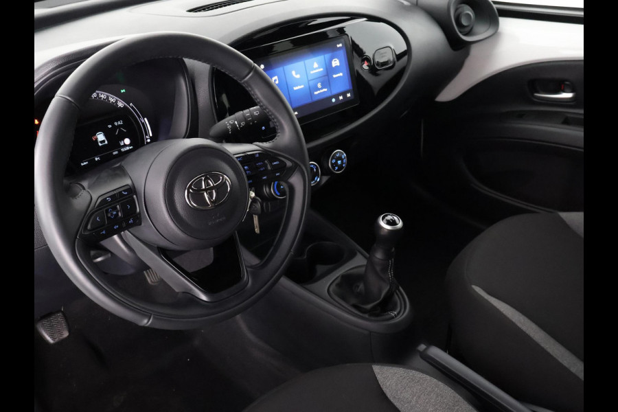 Toyota Aygo X 1.0 VVT-i MT Play Sport | Apple Carplay & Android Auto | Adaptive Cruise Control | Cruise control