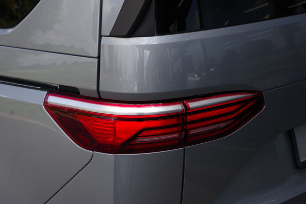 Volkswagen Multivan 1.4 eHybrid 7P L1H1 Energetic 218 PK PHEV, Trekhaak, Panoramadak, 360 Camera, Adap. Cruise Control, 6 x Stoelverwarming