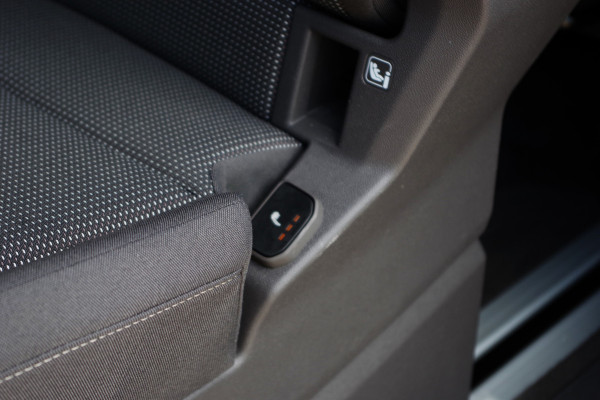 Volkswagen Multivan 1.4 eHybrid 7P L1H1 Energetic 218 PK PHEV, Trekhaak, Panoramadak, 360 Camera, Adap. Cruise Control, 6 x Stoelverwarming