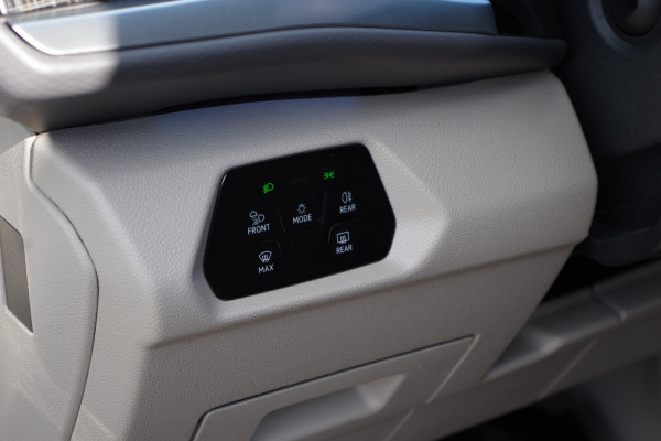 Volkswagen Multivan 1.4 eHybrid 7P L1H1 Energetic 218 PK PHEV, Trekhaak, Panoramadak, 360 Camera, Adap. Cruise Control, 6 x Stoelverwarming