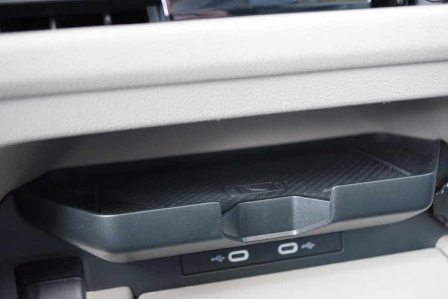 Volkswagen Multivan 1.4 eHybrid 7P L1H1 Energetic 218 PK PHEV, Trekhaak, Panoramadak, 360 Camera, Adap. Cruise Control, 6 x Stoelverwarming