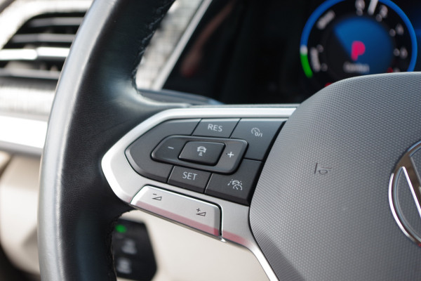 Volkswagen Multivan 1.4 eHybrid 7P L1H1 Energetic 218 PK PHEV, Trekhaak, Panoramadak, 360 Camera, Adap. Cruise Control, 6 x Stoelverwarming