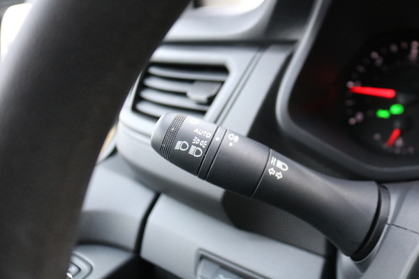 Renault Trafic 2.0 dCi 150pk L2 H1 Work Edition