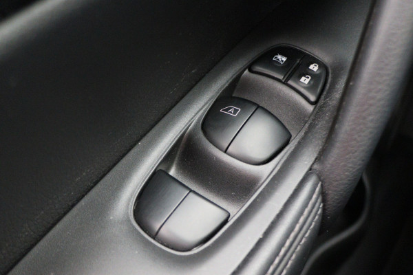 Nissan X-Trail 1.3 DIG-T N-Connecta Automaat Panoramadak, 360° Camera, Navigatie, Trekhaak, Keyless