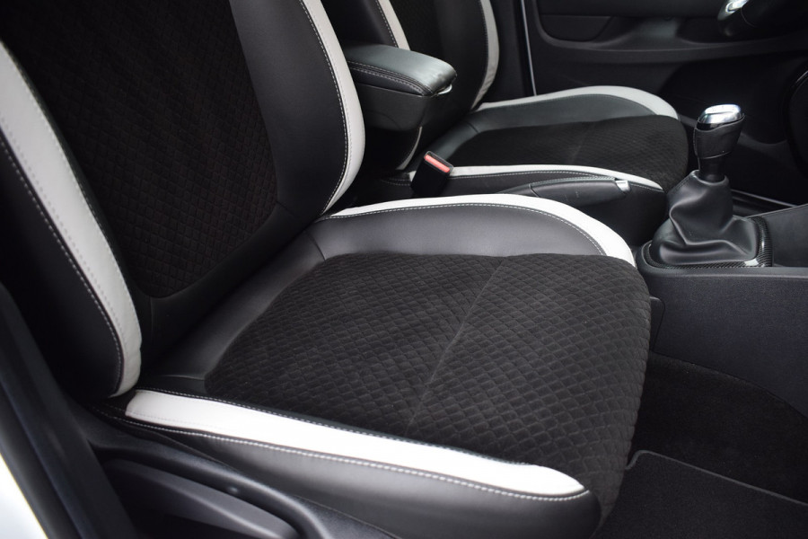 Renault Clio 0.9 TCe Bose | Navi | Camera | LED | 17"