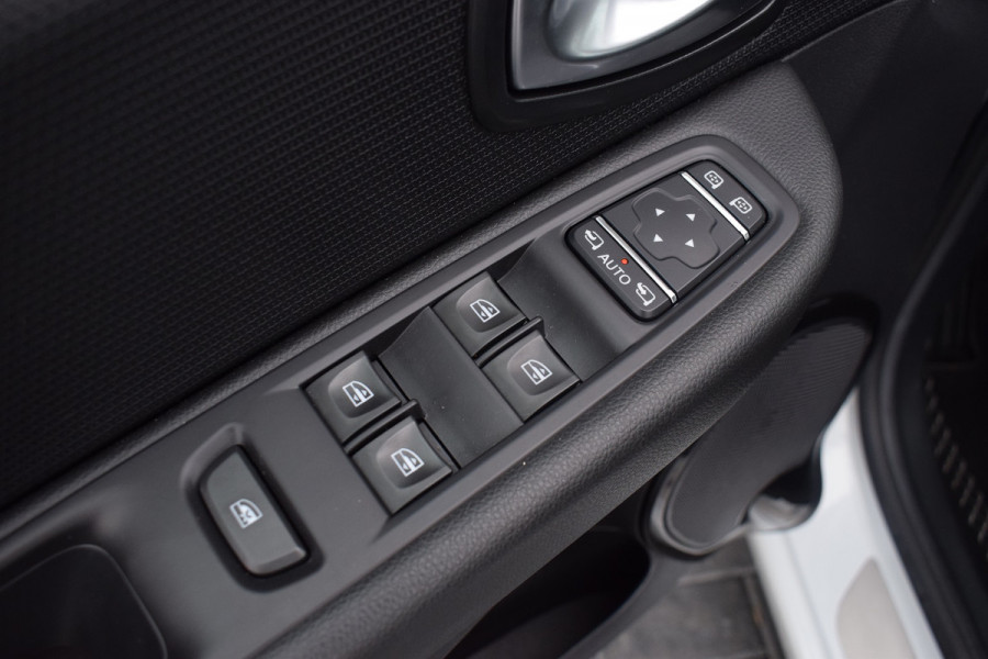 Renault Clio 0.9 TCe Bose | Navi | Camera | LED | 17"