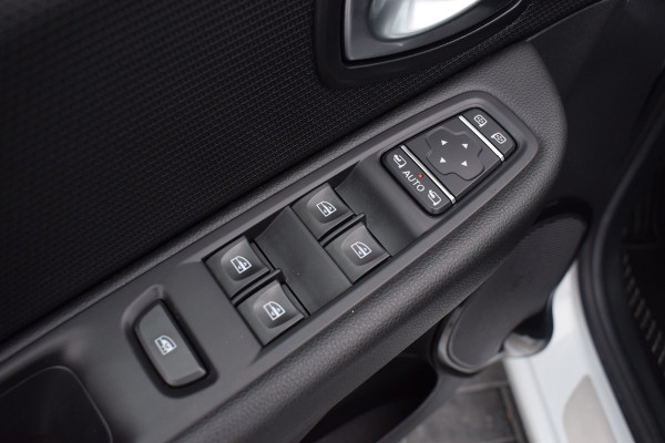 Renault Clio 0.9 TCe Bose | Navi | Camera | LED | 17"