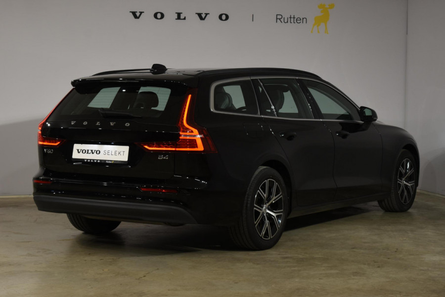 Volvo V60 B4 211PK Automaat Core / Navigatie / Achteruitrijcamera / Elektrische achterklep / LM Velgen / Elektr. Trekhaak / Parkeersensoren voor+achter