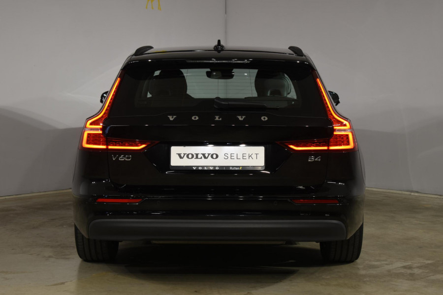 Volvo V60 B4 211PK Automaat Core / Navigatie / Achteruitrijcamera / Elektrische achterklep / LM Velgen / Elektr. Trekhaak / Parkeersensoren voor+achter