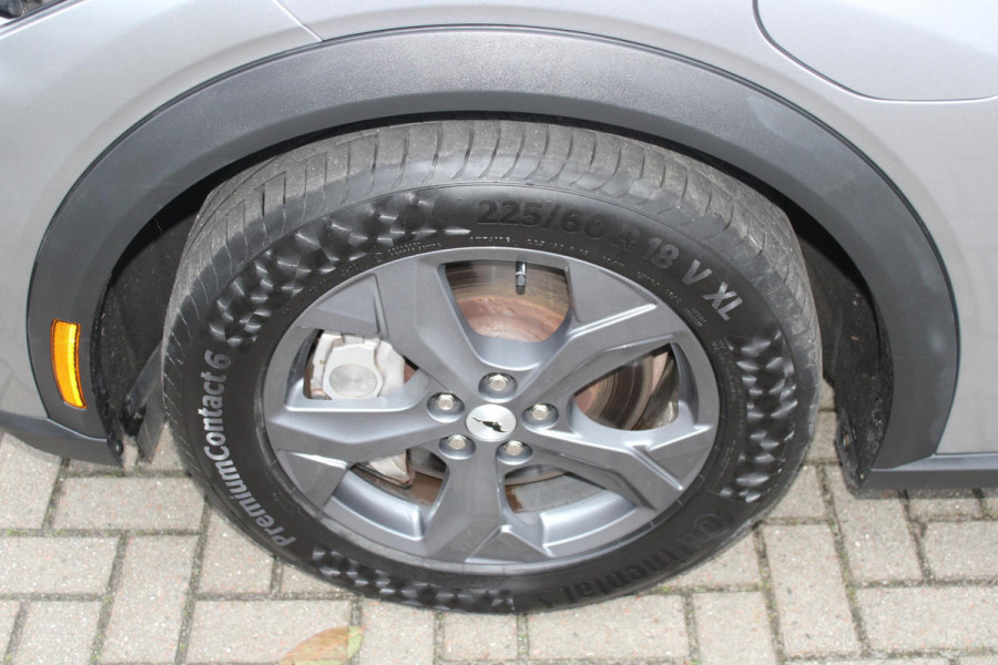 Ford Mustang Mach-E RWD 75 kWh | Trekhaak | Lederen bekleding | Voorruitverwarming | Stoelverwarming | Adaptieve cruise Control | Camera | Electrische achterklep