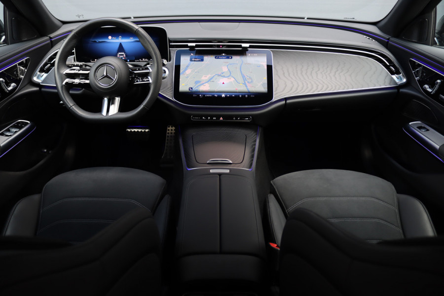 Mercedes-Benz E-Klasse Estate 300 e AMG Line Aut9 | Distronic Pro | Memory | Digital Light | Surround Camera | Keyless Go | Night Pakket | Augmented Reality | Stoelverwarming | Sfeerverlichting | Verwarmd Stuurwiel |