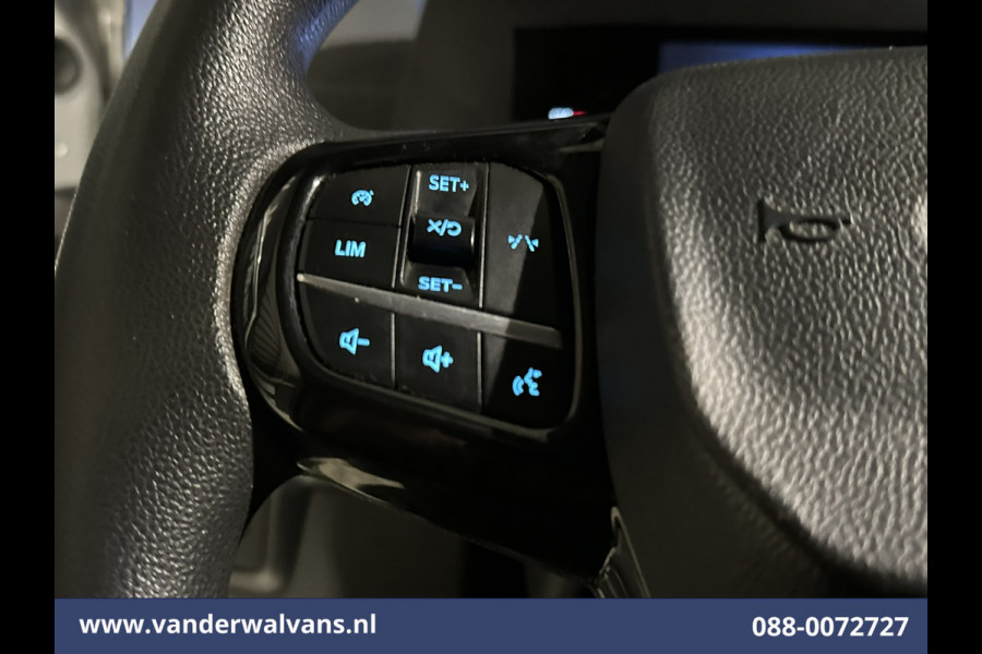 Ford Transit Custom 2.0 TDCI 136pk L2H1 Euro6 Airco | Camera | LED | Cruisecontrol | Verwarmde voorruit Parkeersensoren, Bijrijdersbank, 2800kg trekvermogen