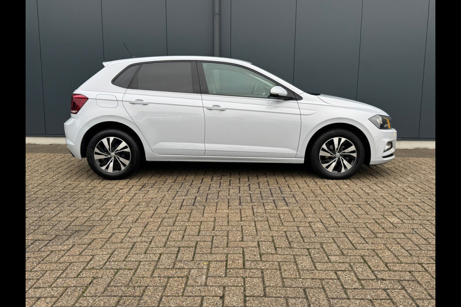 Volkswagen Polo 1.0 TSI Comfortline * Navigatie * Climate Control * Parkeersensoren *