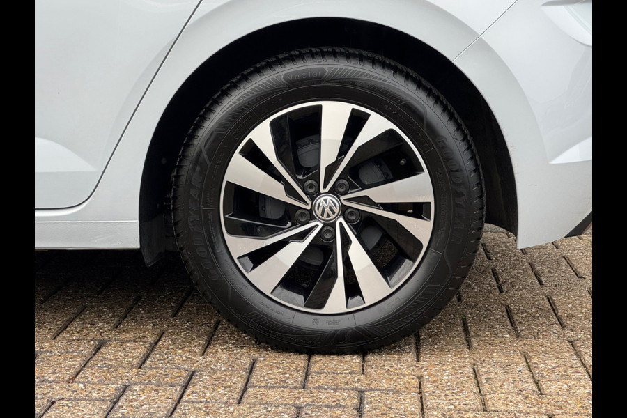 Volkswagen Polo 1.0 TSI Comfortline * Navigatie * Climate Control * Parkeersensoren *