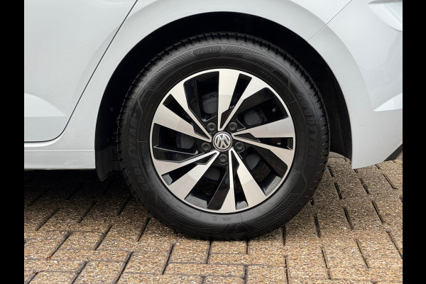 Volkswagen Polo 1.0 TSI Comfortline * Navigatie * Climate Control * Parkeersensoren *