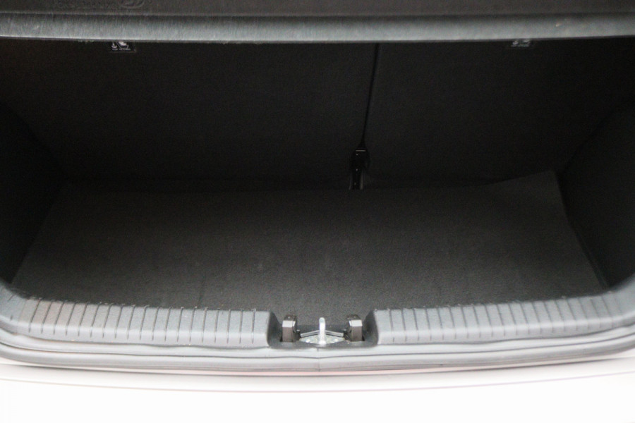 Hyundai i10 1.0 Comfort 5-Deurs, Airco, Cruise, Apple Carplay, Rijstrooksensor, Elektrisch Pakket