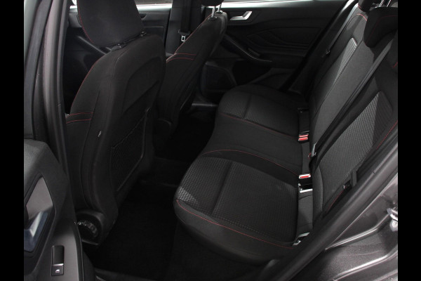 Ford Focus 1.0 Focus 125 PK HB ST-Line Automaat Navigatie Climate control cruise control Carplay LM velgen Parkeersensoren Led Matrix koplampen