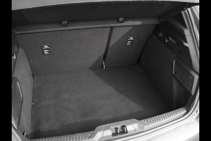 Ford Focus 1.0 Focus 125 PK HB ST-Line Automaat Navigatie Climate control cruise control Carplay LM velgen Parkeersensoren Led Matrix koplampen