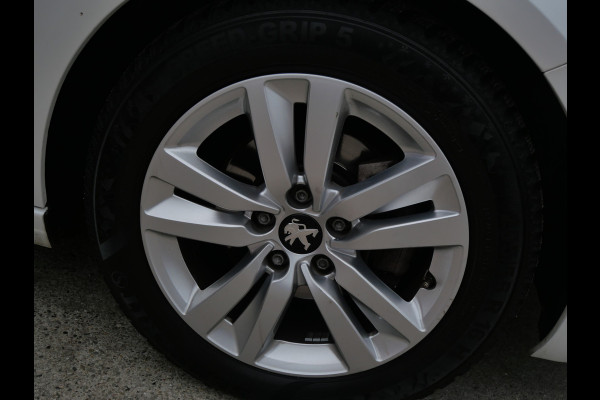 Peugeot 308 SW 1.2 PT EXECUTIVE | PANORAMA | TREKHAAK | CARPLAY | 110 PK | RIEM V.V.!!