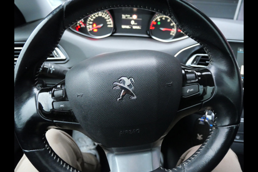 Peugeot 308 SW 1.2 PT EXECUTIVE | PANORAMA | TREKHAAK | CARPLAY | 110 PK | RIEM V.V.!!