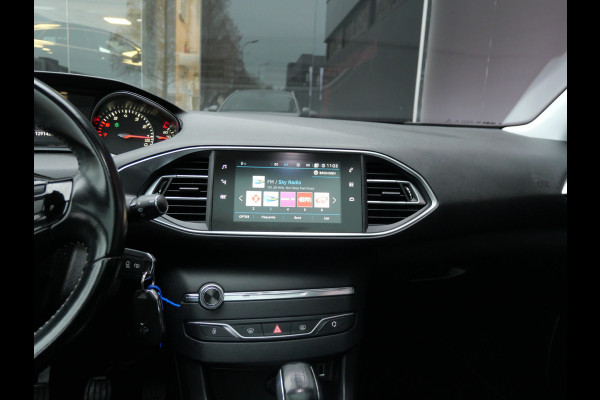 Peugeot 308 SW 1.2 PT EXECUTIVE | PANORAMA | TREKHAAK | CARPLAY | 110 PK | RIEM V.V.!!