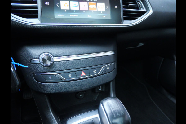 Peugeot 308 SW 1.2 PT EXECUTIVE | PANORAMA | TREKHAAK | CARPLAY | 110 PK | RIEM V.V.!!