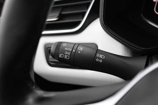 Renault Clio 1.0 TCe 90 Techno | Stoel + Stuurverwarming | Climate Control | Cruise Control | Navigatie | Lichtmetalen Velgen | Parkeersensoren Achter |