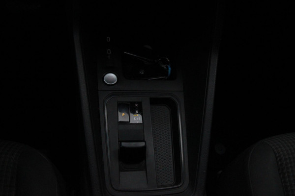 Volkswagen Caddy Cargo 2.0 TDI 1st Edition 122PK Automaat / Trekhaak / Camera / App connect