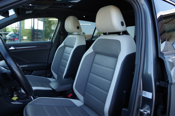 Volkswagen T-Roc 2.0 TSI 4Motion 190 PK R-Line Automaat, *NL-AUTO*, Panoramadak, Winterpakket, Carplay, Camera, Beats-Audio