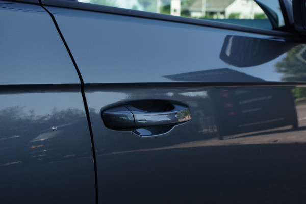 Volkswagen T-Roc 2.0 TSI 4Motion 190 PK R-Line Automaat, *NL-AUTO*, Panoramadak, Winterpakket, Carplay, Camera, Beats-Audio