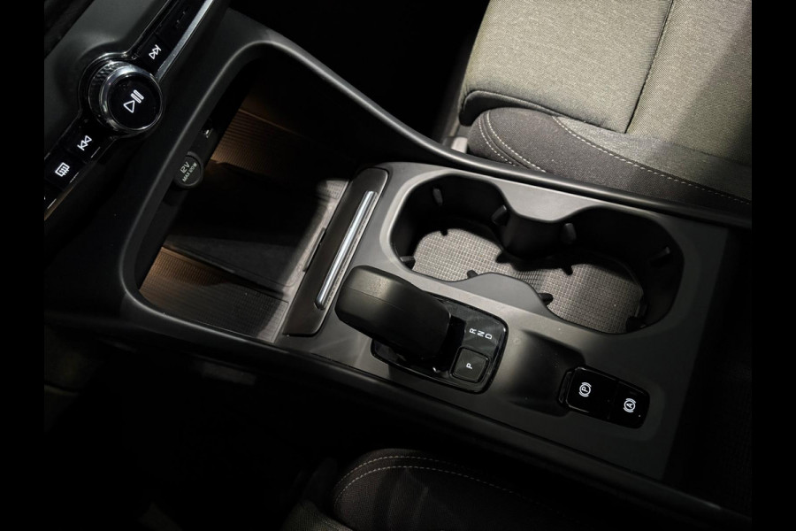 Volvo XC40 T4 Aut. Plug-in hybrid Plus Bright CC Luxe Stoelen Navi Parkeercamera 211pk