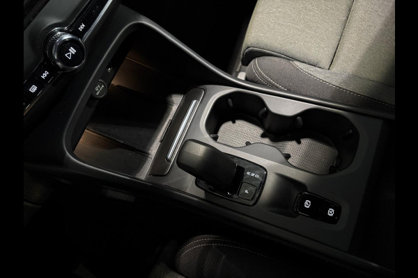 Volvo XC40 T4 Aut. Plug-in hybrid Plus Bright CC Luxe Stoelen Navi Parkeercamera 211pk