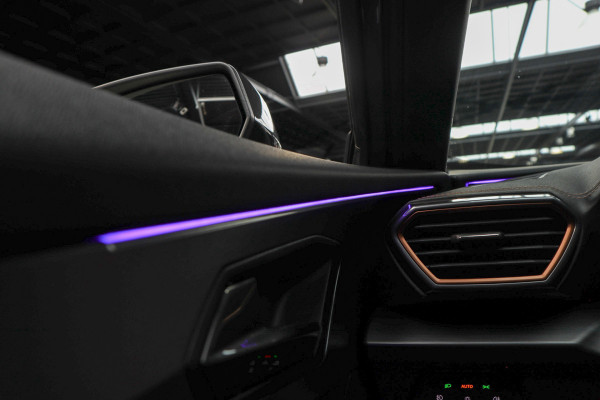 CUPRA Formentor 2.0 TSI 4DRIVE Panodak Leer 360° Memory PDC Elektr. bedienbare achterklep Stuurverwarming Navi Climate voor & achter Zwart hemelbekleding Stoelverwarming Virtual cockpit Keyless Entry & Go LM velgen