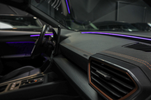 CUPRA Formentor 2.0 TSI 4DRIVE Panodak Leer 360° Memory PDC Elektr. bedienbare achterklep Stuurverwarming Navi Climate voor & achter Zwart hemelbekleding Stoelverwarming Virtual cockpit Keyless Entry & Go LM velgen