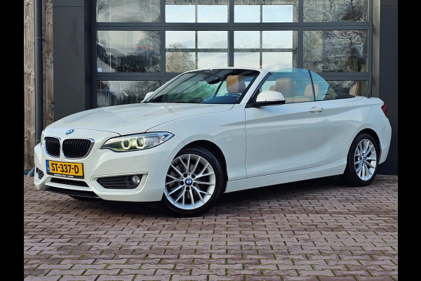 BMW 2 Serie Cabrio 220i Centennial High Executive | Automaat | Leder | Xenon | Windscherm | Stoelverwarming | PDC |
