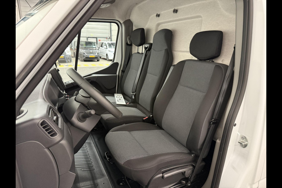 Renault Master T33 2.3 dCi 135PK L2H2 BPM VRIJ! Airco Cruise control Parkeersensoren Navigatie Trekhaak