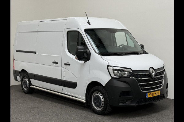 Renault Master T33 2.3 dCi 135PK L2H2 BPM VRIJ! Airco Cruise control Parkeersensoren Navigatie Trekhaak