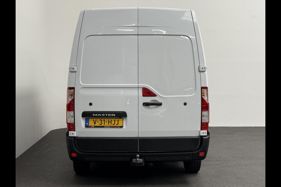 Renault Master T33 2.3 dCi 135PK L2H2 BPM VRIJ! Airco Cruise control Parkeersensoren Navigatie Trekhaak
