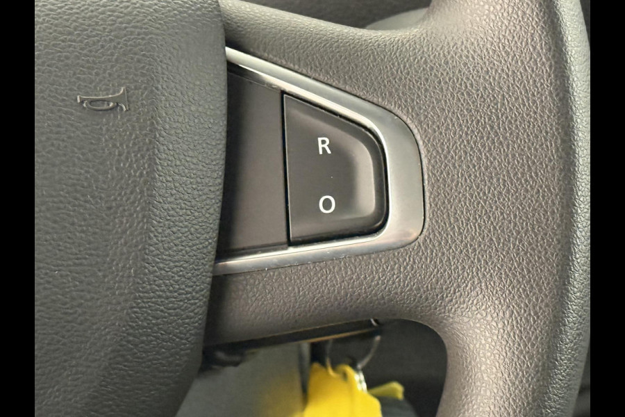 Renault Master T33 2.3 dCi 135PK L2H2 BPM VRIJ! Airco Cruise control Parkeersensoren Navigatie Trekhaak