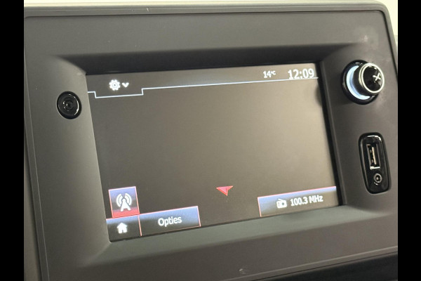 Renault Master T33 2.3 dCi 135PK L2H2 BPM VRIJ! Airco Cruise control Parkeersensoren Navigatie Trekhaak