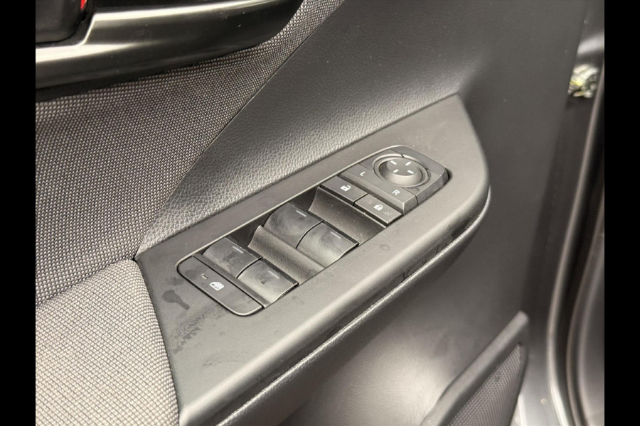 Toyota C-HR 1.8 Hybrid Active | Dodehoekdetectie, Apple carplay/Android auto, Camera, Adaptive cruise control, Climate control