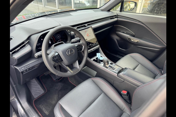 Lexus LBX 1.5 Hybrid Emotion Tech Pack | Leer, Elektrische achterklep, Keyless, Stoel + Stuurverwarming, 18 inch, Privacy glass