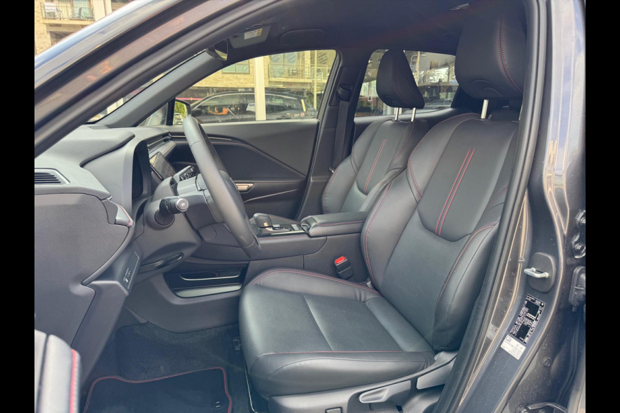 Lexus LBX 1.5 Hybrid Emotion Tech Pack | Leer, Elektrische achterklep, Keyless, Stoel + Stuurverwarming, 18 inch, Privacy glass